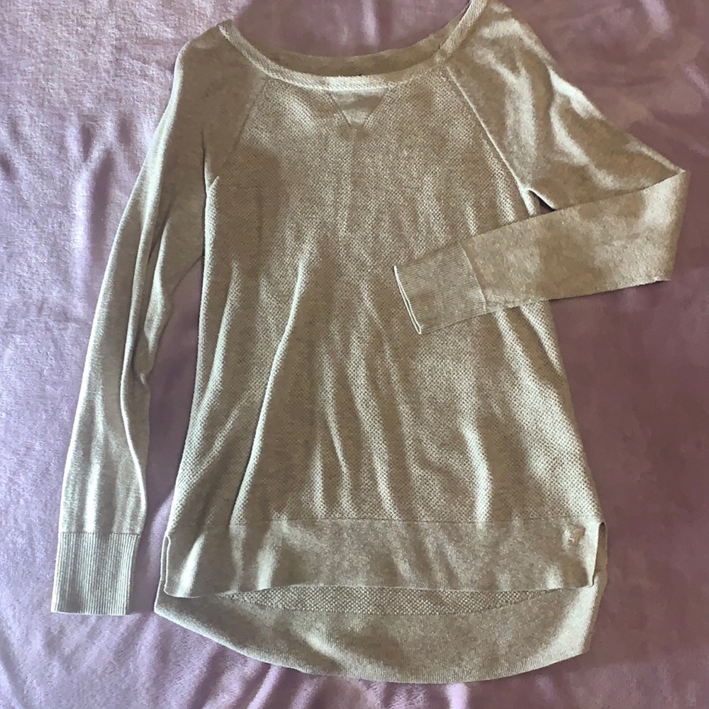 American Eagle light sweater